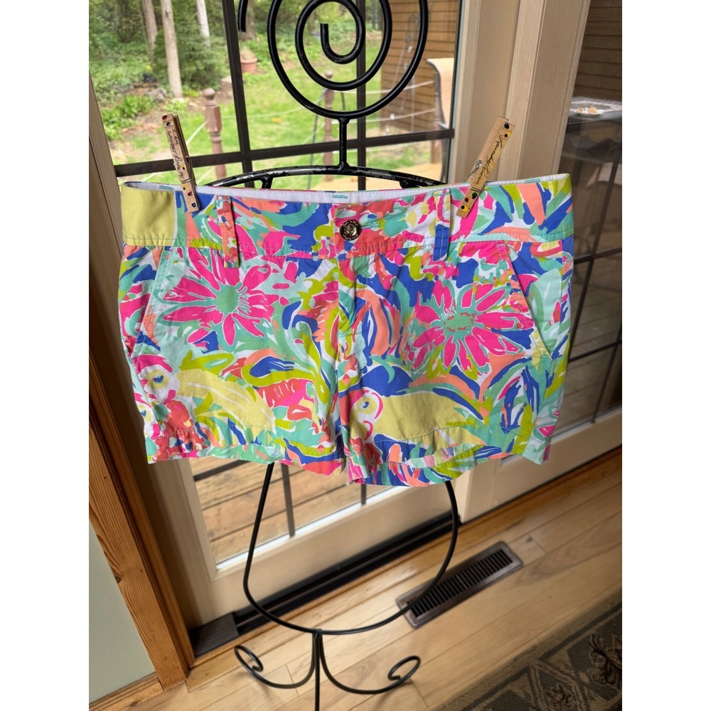 Lilly Pulitzer Callahan Multi-Color Floral Print Chino Shorts Sz 8 Low Rise 5in